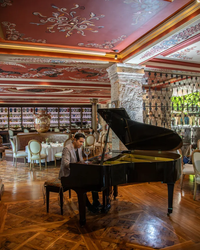 Pianista en Restaurante Tierra Mía